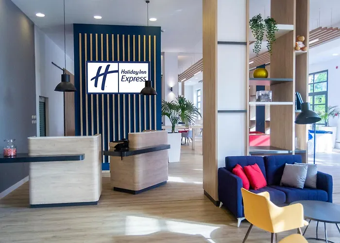 Holiday Inn Express Ciudad De Las Ciencias By Ihg Valenza